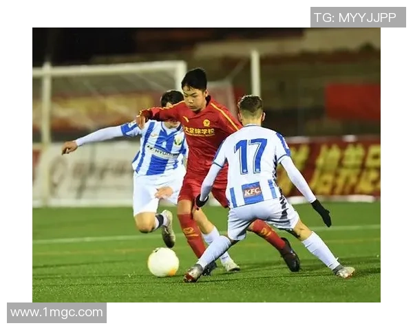 恒大与富力激战正酣精彩瞬间回顾与战术分析